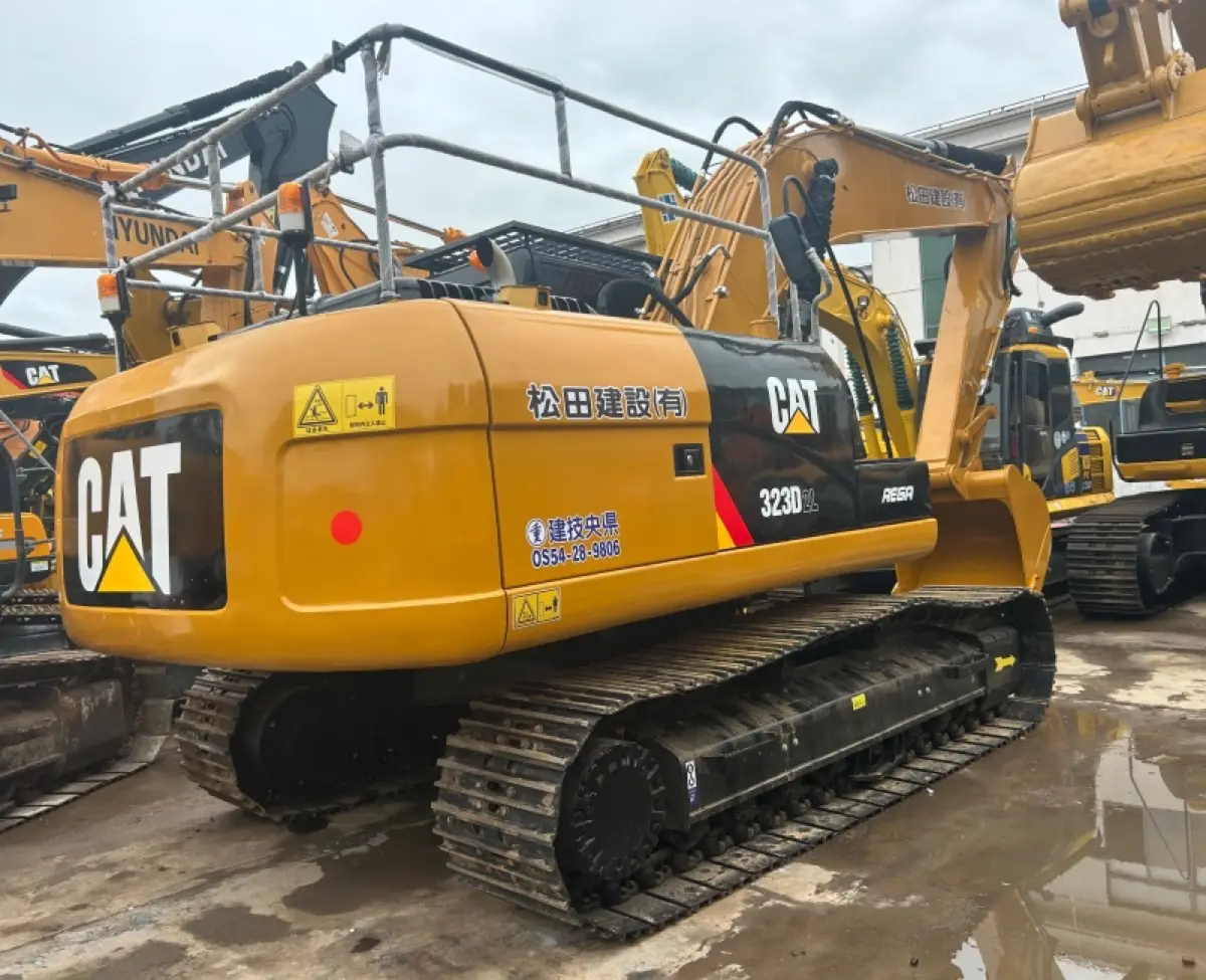 Used Caterpillar 323D2L Excavator photo 1