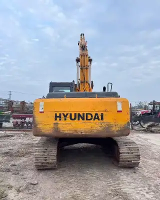 Used Hyundai 225LC-7 Excavator photo 7