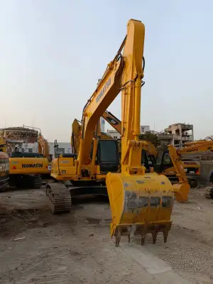 Used Komatsu PC240-8 Excavator photo 2
