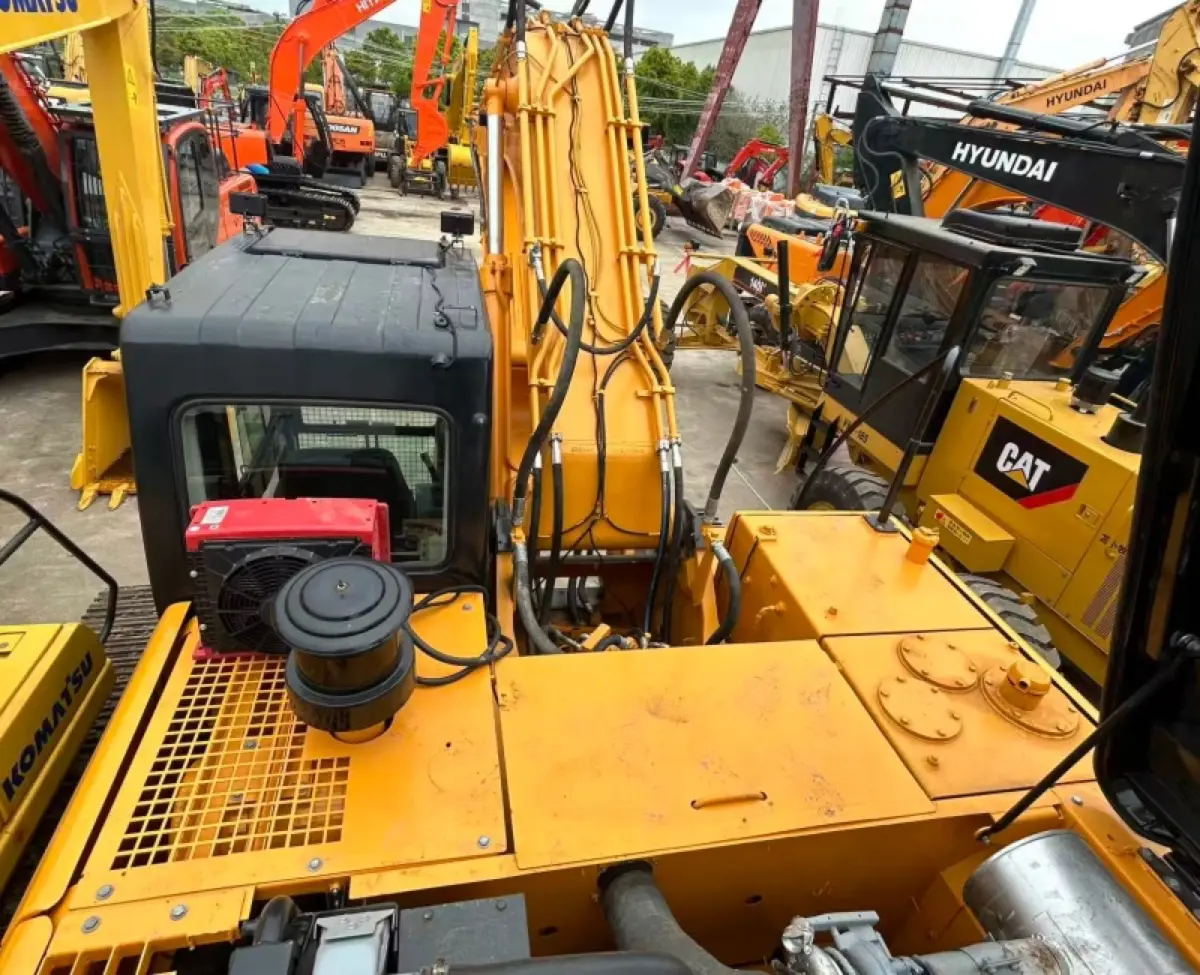 Used Hyundai 305LC-7 Excavator photo 1