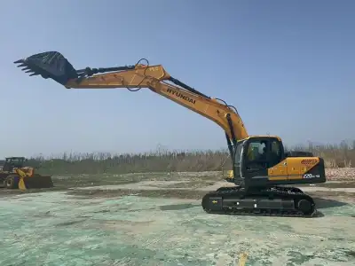 Used Hyundai R220-9S Excavator photo 3