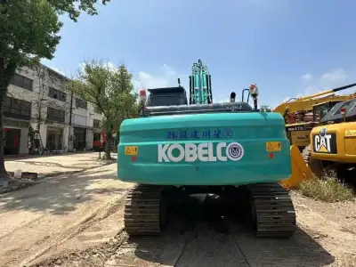 Used Kobelco SK200 Excavator photo 4