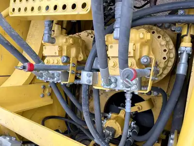 Used Komatsu PC650 Excavator photo 5