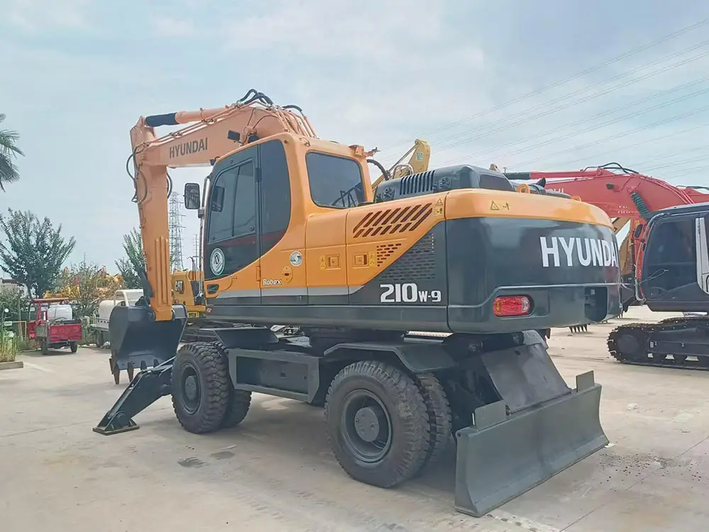 Used Hyundai 210W-9 Wheeled Excavator photo 1
