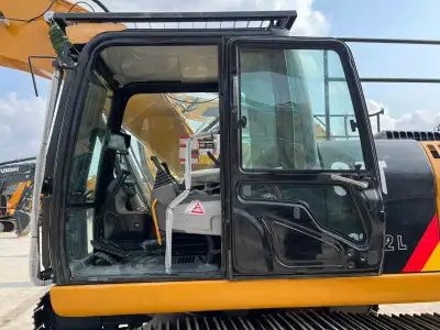 Used Caterpillar 323D2 Excavator photo 4