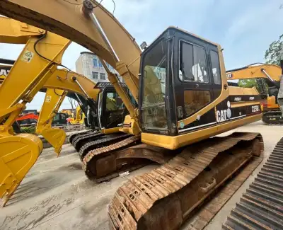 Used Hitachi 210 Excavator photo 11