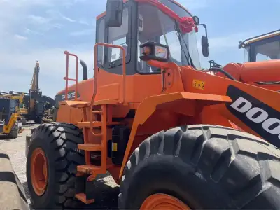 Used Doosan DL505 Wheel Loader photo 2