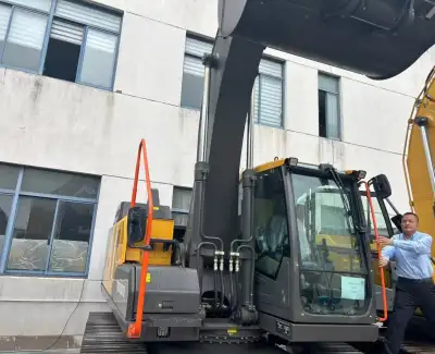Used Volvo EC220 Excavator photo 11
