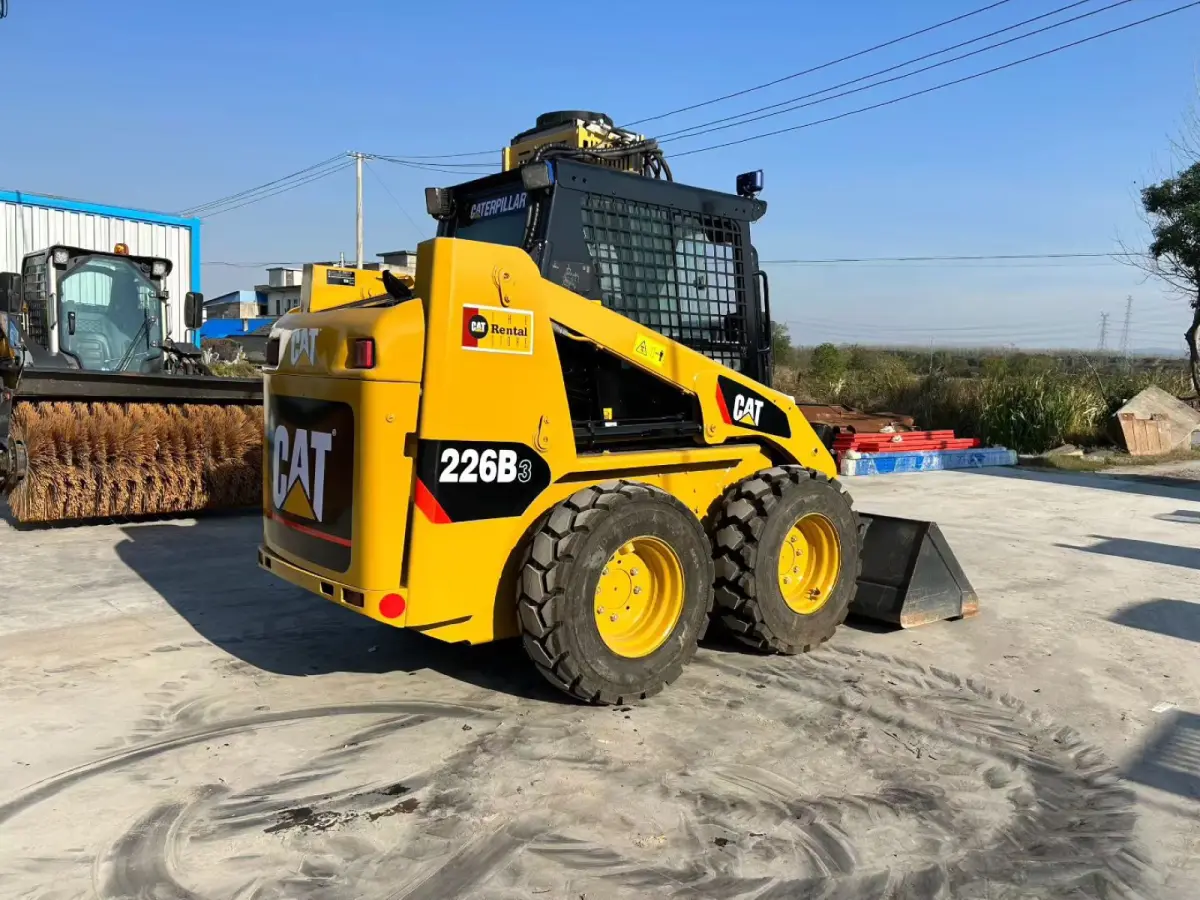 Used Caterpillar 226B Skid Steer Loader photo 1