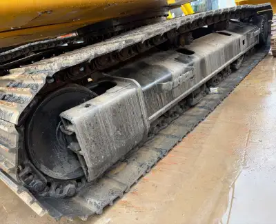 Used Hyundai 305LC-7 Excavator photo 12