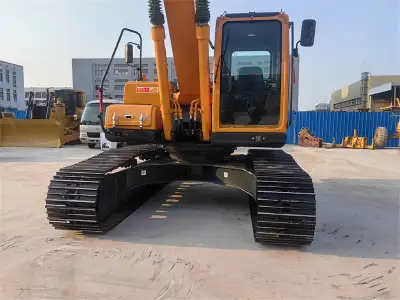 Used Hyundai 220LC-9S Excavator photo 2
