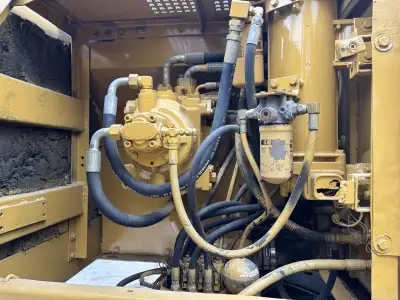 Used Caterpillar 320B Excavator photo 7