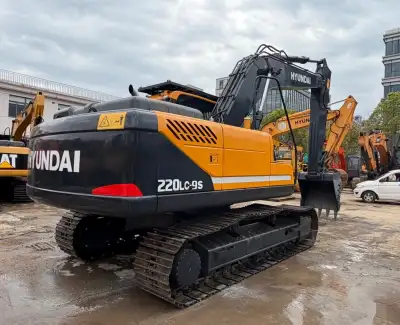 Used Hyundai 220 Excavator photo 12