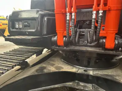Used Hitachi 200 Excavator photo 7