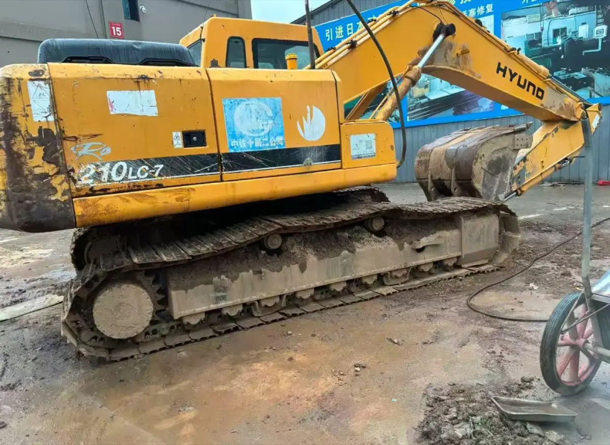 Used Hyundai 210LC Excavator photo 1