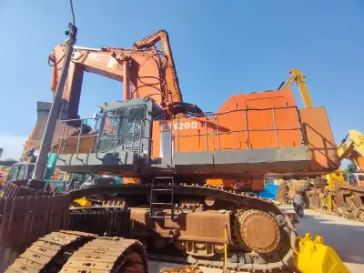 Used Hitachi EX1200 Excavator photo 3