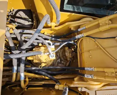 Used Caterpillar 320C Excavator photo 3