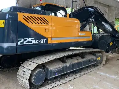 Used Hyundai R225-9T Excavator photo 2