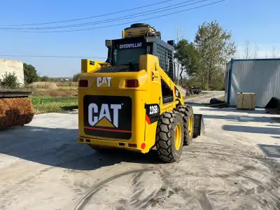 Used Caterpillar 226B Skid Steer Loader photo 6