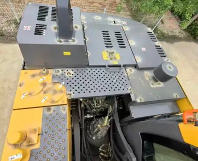 Used Volvo 220 Excavator photo 4