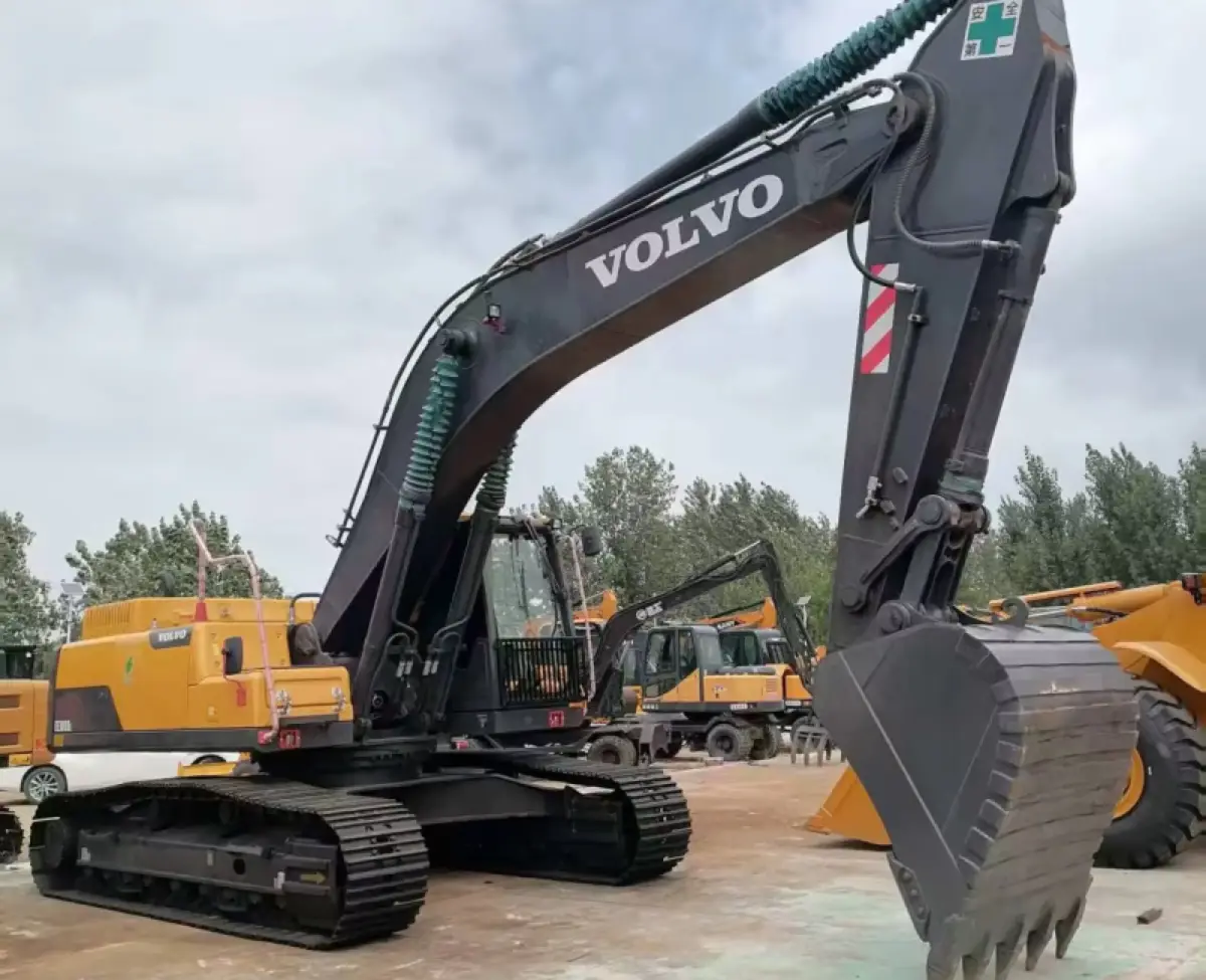 Used Volvo 300 Mini Excavator photo 1