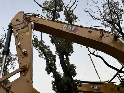 Used Caterpillar 320 Excavator photo 3
