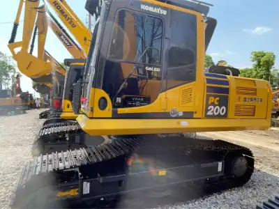 Used Komatsu PC200-8 Excavator photo 3