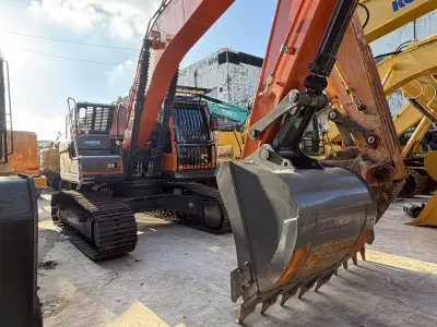 Used Doosan 225LCA Excavator photo 8