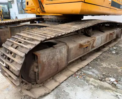 Used Hyundai 305LC-7 Excavator photo 3