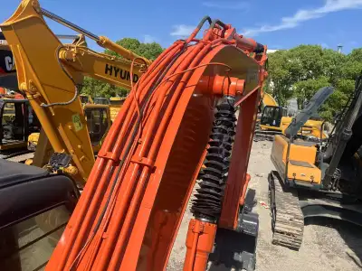 Used Hitachi 200 Excavator photo 7