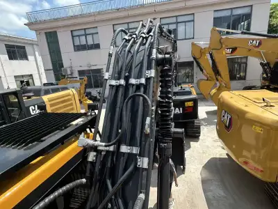 Used Hyundai HX220S Excavator photo 2
