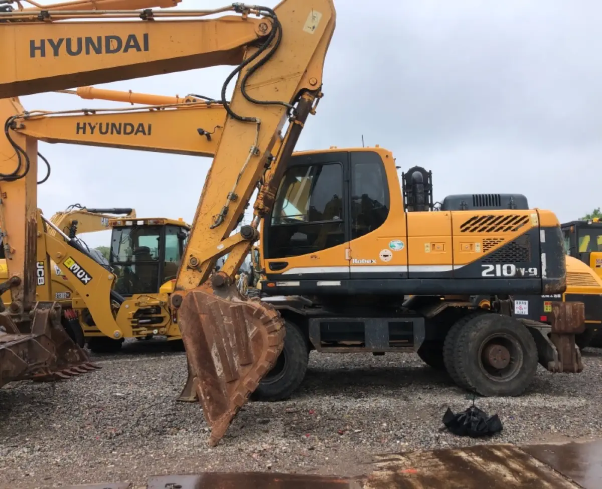 Used Hyundai 210W-9 Excavator photo 1