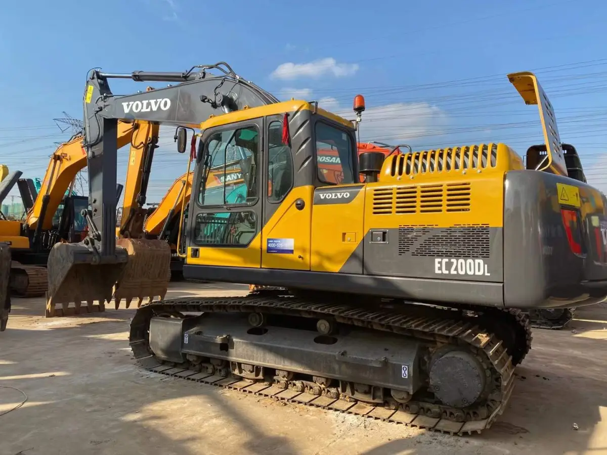 Used Volvo EC200D Excavator photo 1