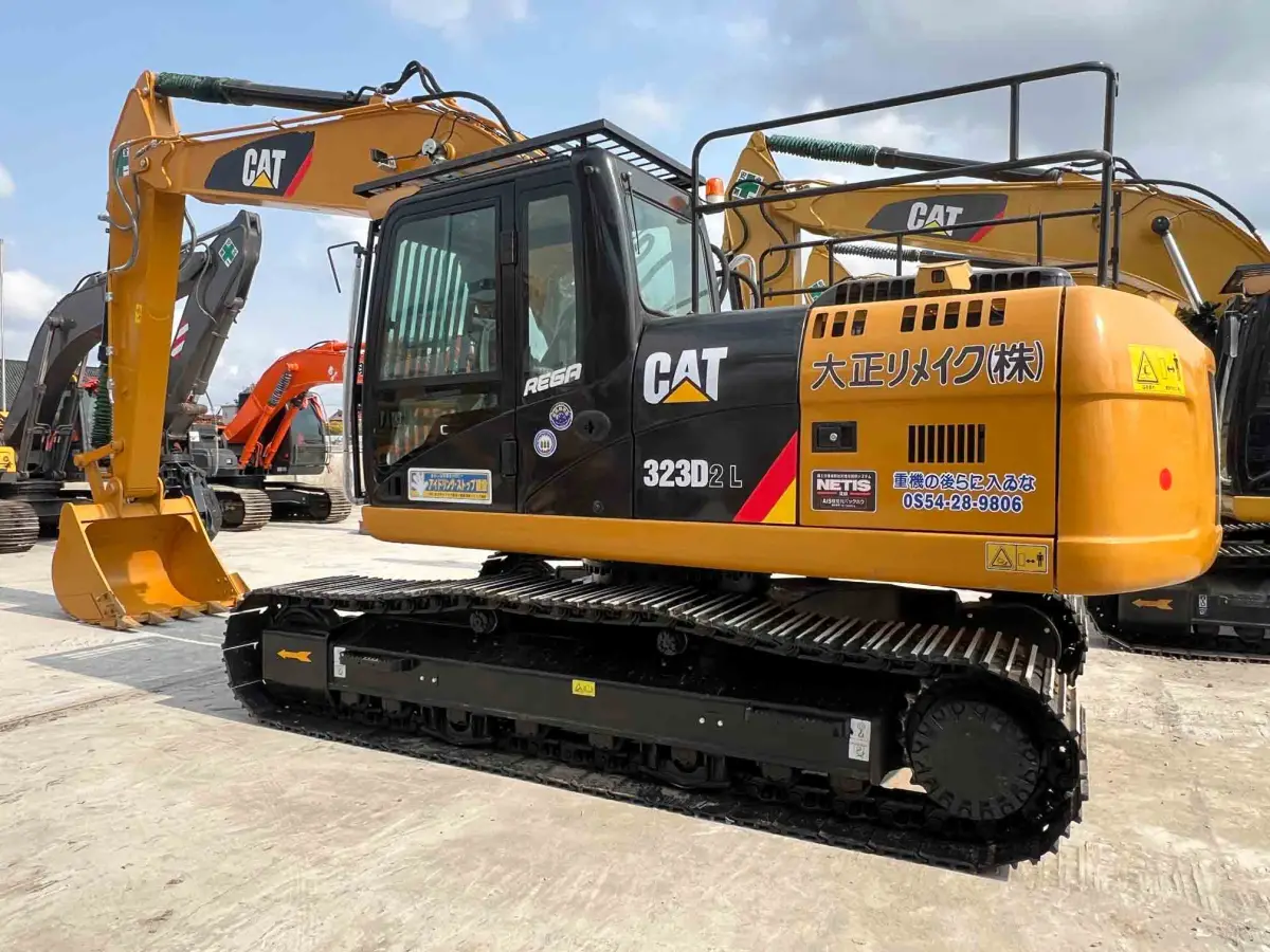 Used Caterpillar 323D2 Excavator photo 1