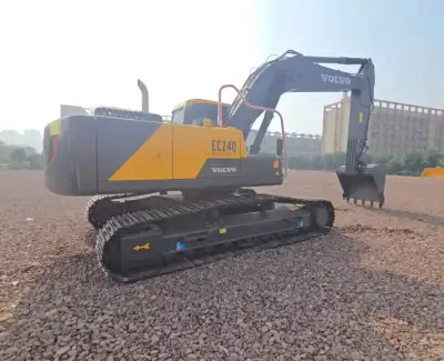 Used Volvo 240 Excavator photo 3