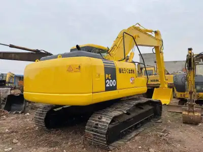 Used Komatsu PC200-7 Excavator photo 2