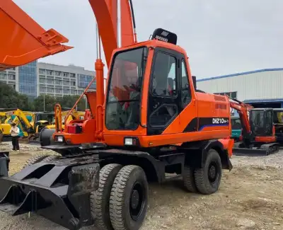 Used Doosan DH210W Excavator photo 5