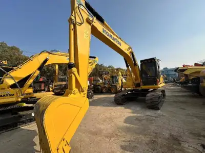 Used Komatsu PC200-8 Excavator photo 2