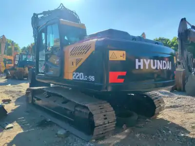 Used Hyundai 220 Excavator