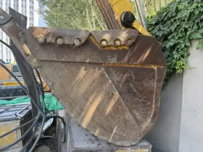 Used Komatsu 460 Excavator photo 6