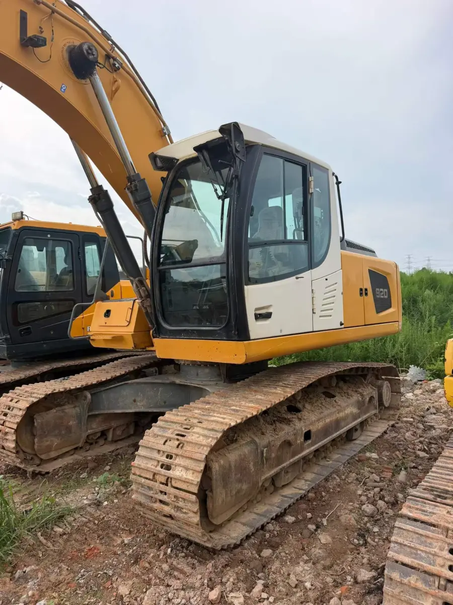 Used Liebherr 920 Excavator photo 1