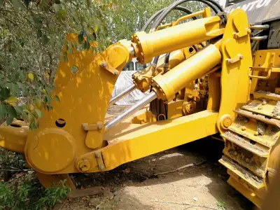 Used Shantui SD32 Bulldozer photo 4