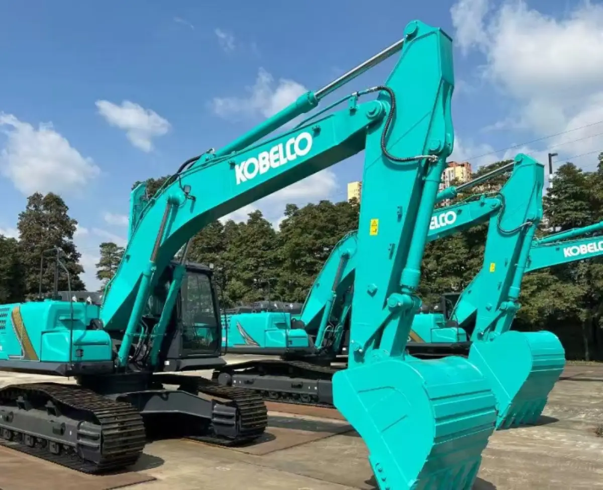 Used Kobelco SK240LC-12 Excavator photo 1