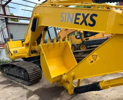 Used Komatsu PC200 Excavator photo 2