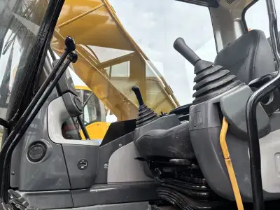 Used Caterpillar 320D2L Excavator photo 10