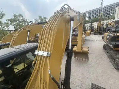 Used Caterpillar 320 Excavator photo 4