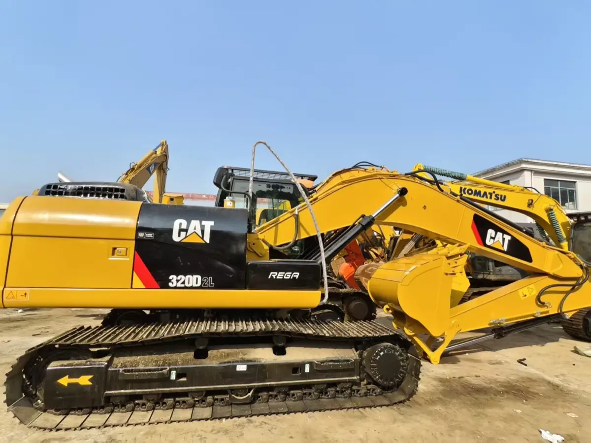 Used Caterpillar 320D Excavator photo 1