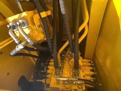 Used Komatsu PC270-7 Excavator photo 5
