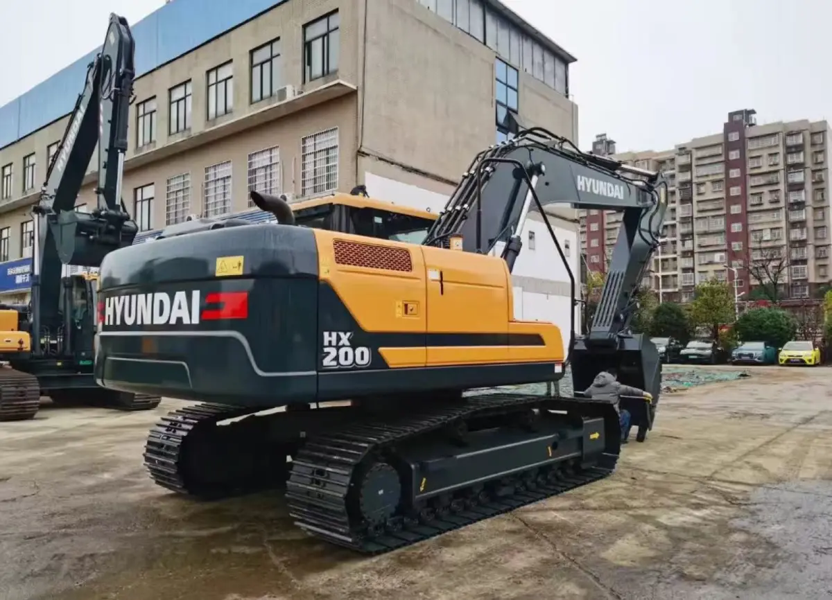 Used Hyundai HX200 Excavator photo 1