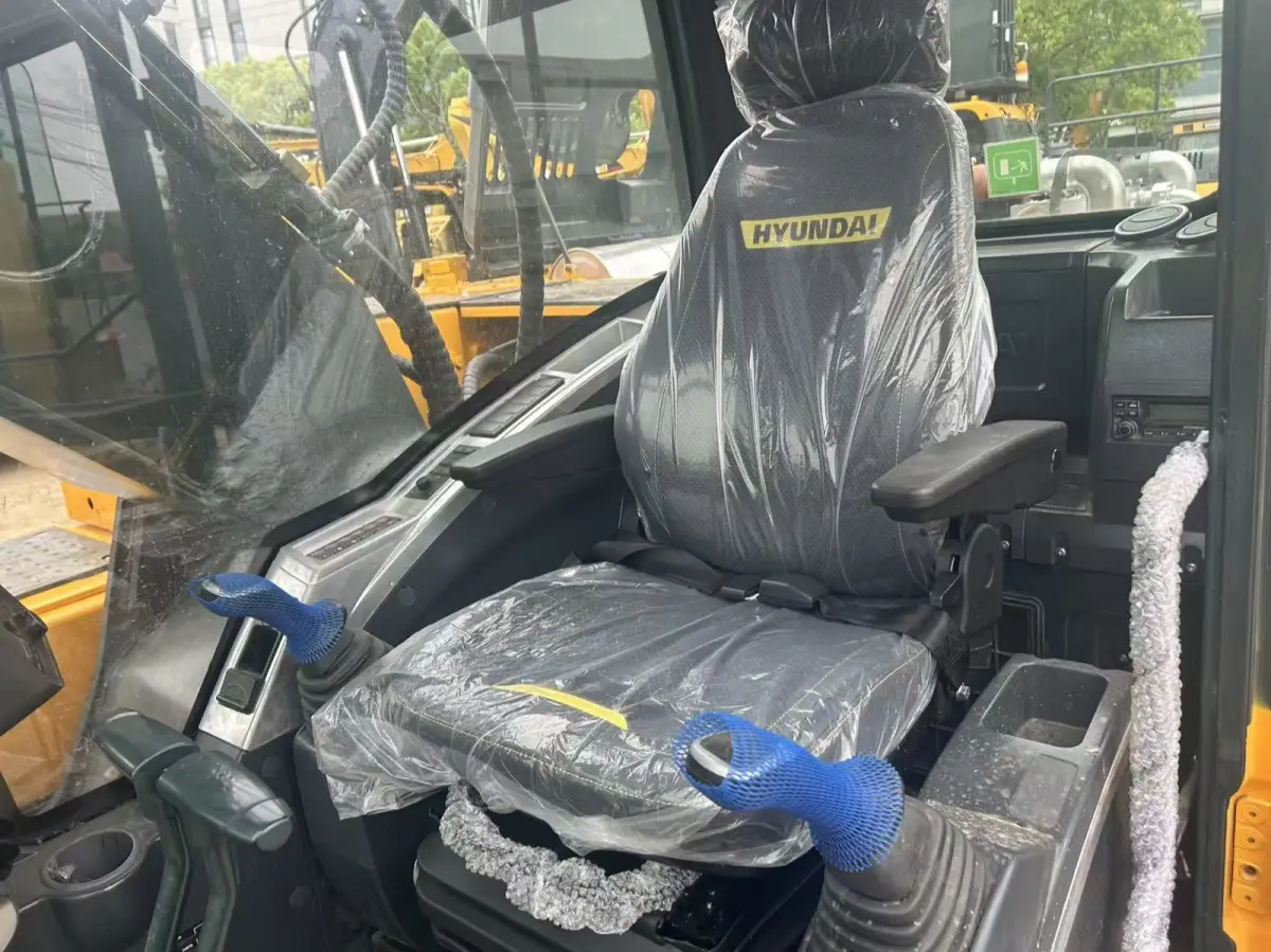 Used Hyundai 305LC-9T Excavator photo 1